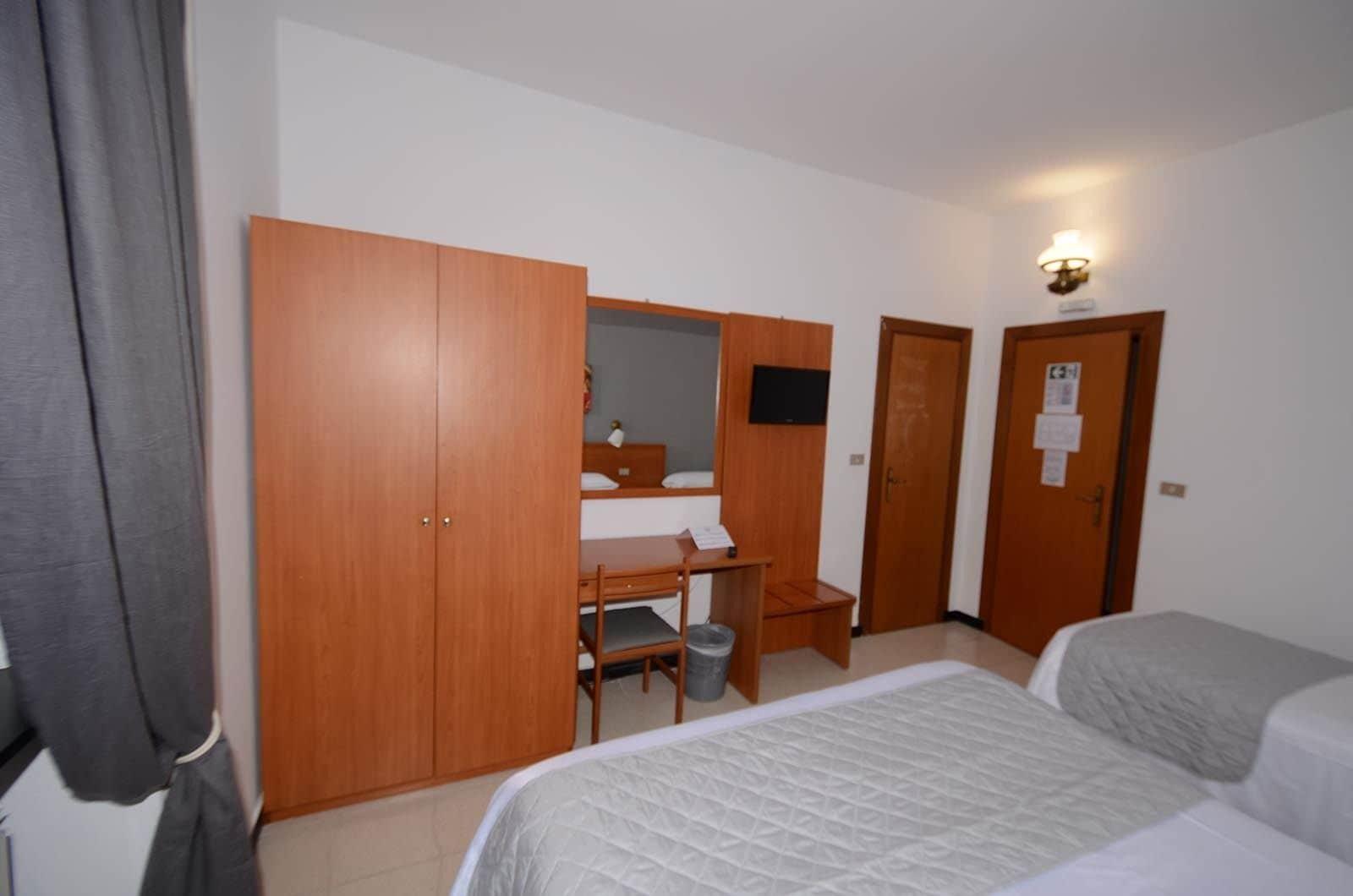 Hotel Porta Del Parco 2*
