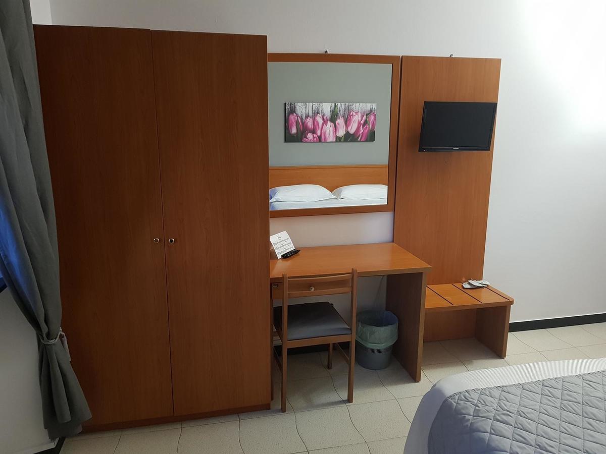 Hotel Porta Del Parco 2*